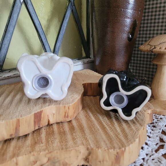 Garden Gnomes Salt & Pepper Shakers - Black & White - Picture 5 of 6